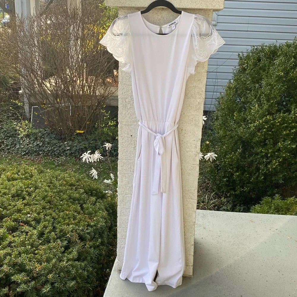 Express true white jumpsuit NWOT Size - Small - Picture 1 of 5